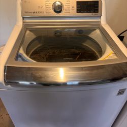 LG Washer Huge Tub Works Great 
