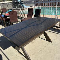 table and 6 chairs 