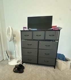 9 unit wardrobe, comes with drawers/metal frame