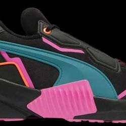 Like NEW in box Puma Women's Sneakers, Size 7