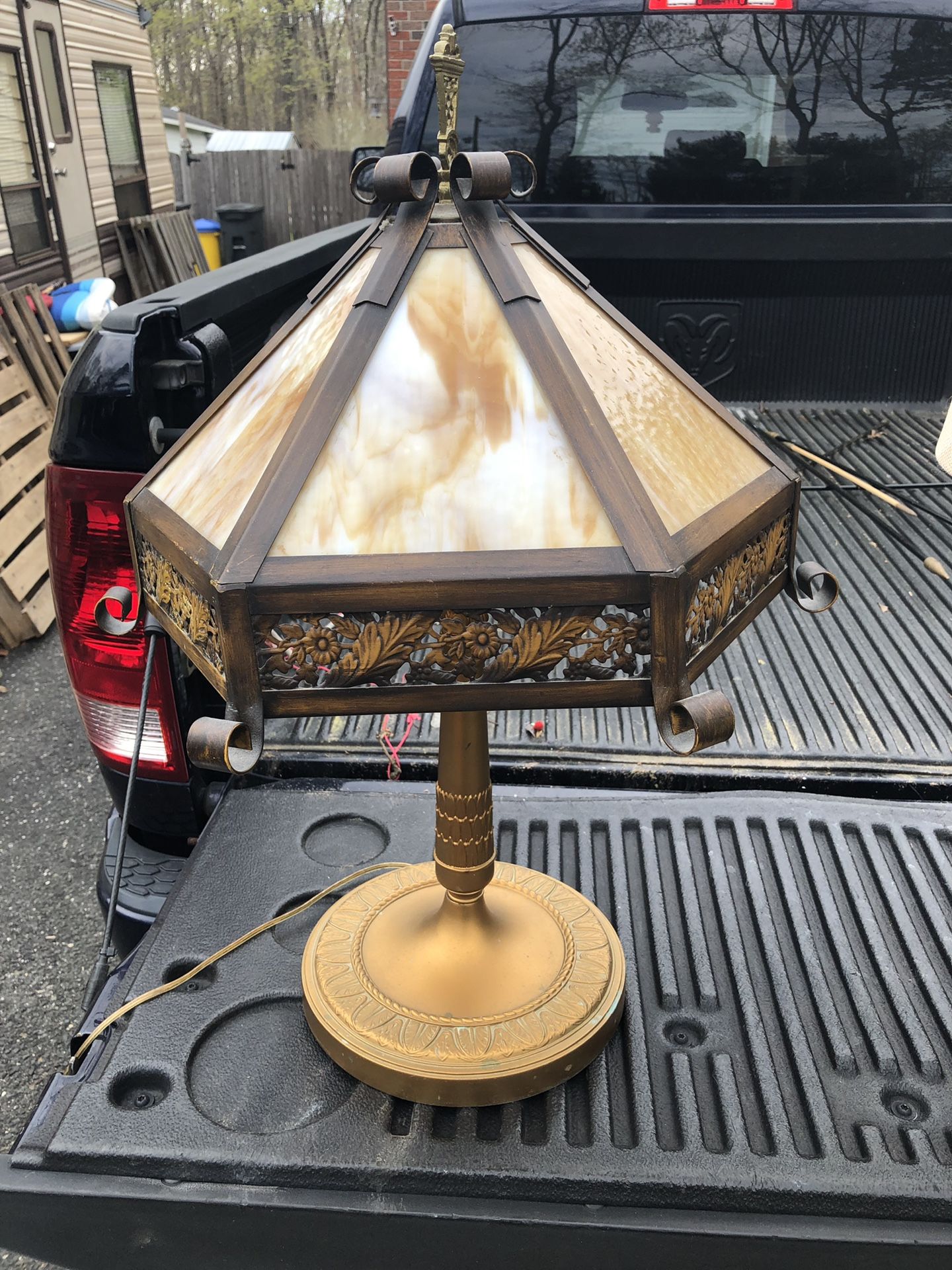 Antique lamp in beautiful condition selling CHEAP