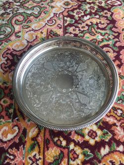 Silver plated round serving tray (13 inches)