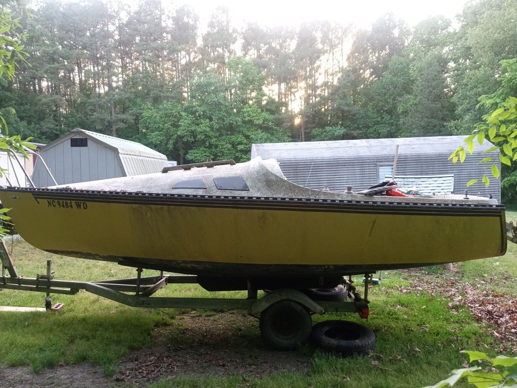 19 80 Mirage 20 Ft Yacht Club Racing Sailboat