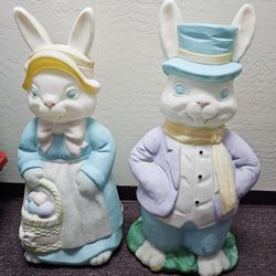 Vintage  Outdoor Yard Display Mr & Mrs Bunnies