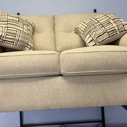 NEW LOVE SEAT WITH PILLOWS 