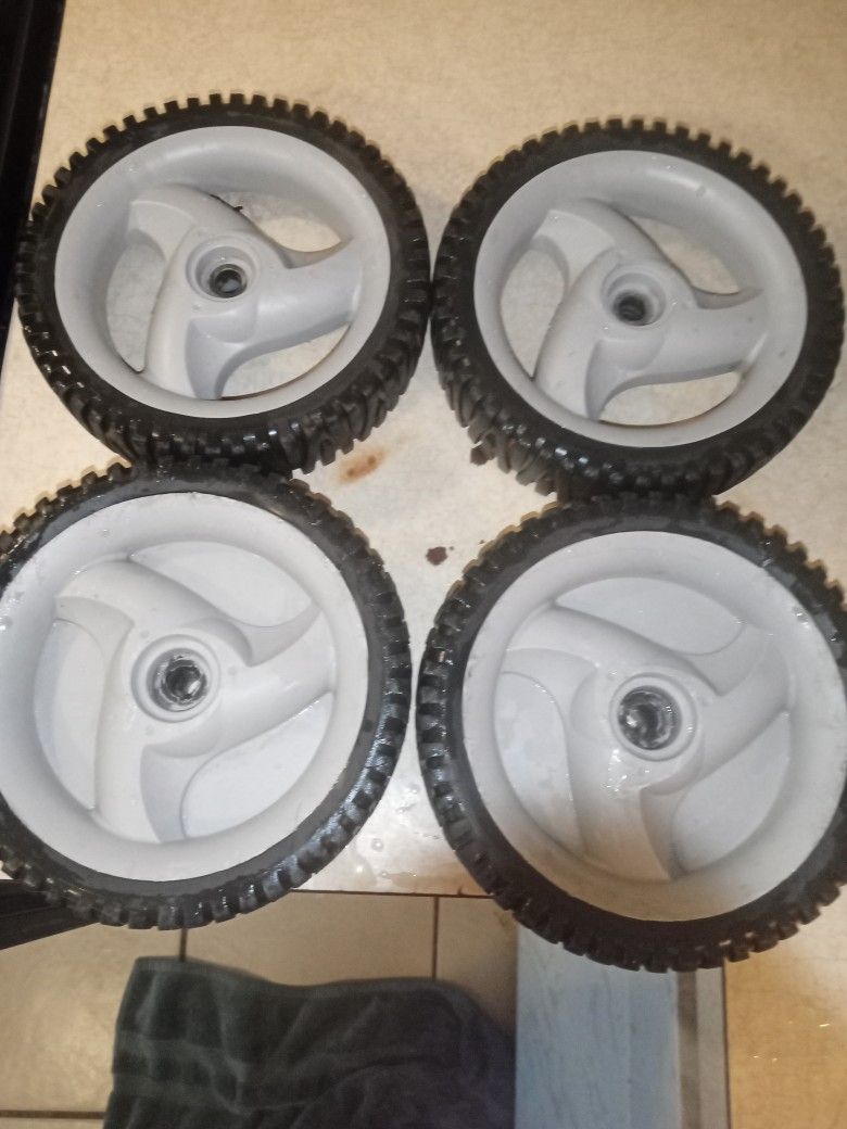 Lots Of Parts For Lawn Mowers And Washers And Dryers Sale In Pine Hills