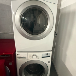 LG Washer And Dryer Set “27 ( Lavadora y Secadora )