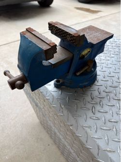Bench Vise - Swivel