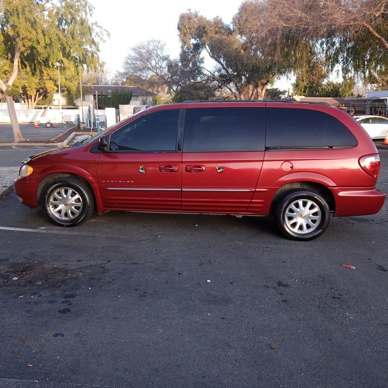 2001 Chrysler Town & Country