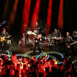 SUPER DIAMOND - LIVE - TONIGHT - 2 TIX