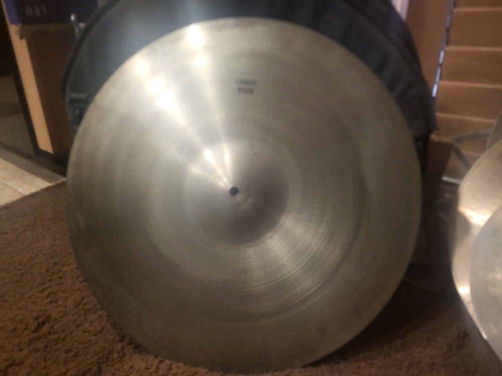 Zildjian 20 Inch LIGHT RIDE HOLLOW LOGO