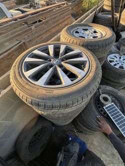 2018 Nissan Altima 17 in wheel with tire