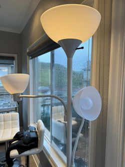 Three Bulb Light Stand