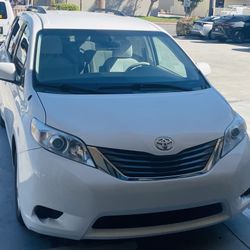 2014 Toyota Sienna