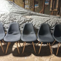 5 Chairs 