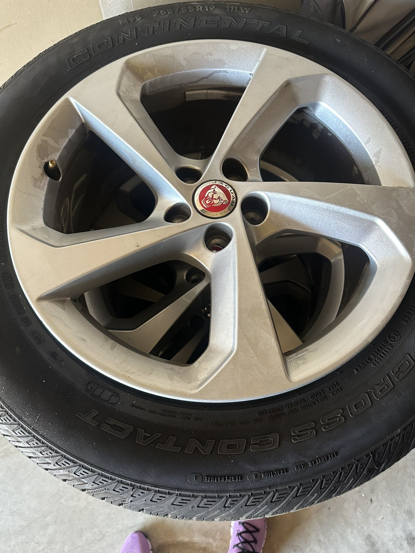 Jaguar F-Pace 2023 Tires