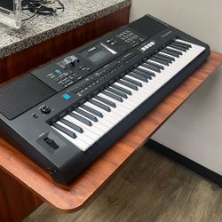 Yamaha 61-Key Digital Keyboard