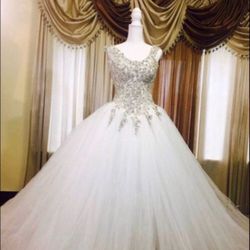  Fluffy  Wedding Dress