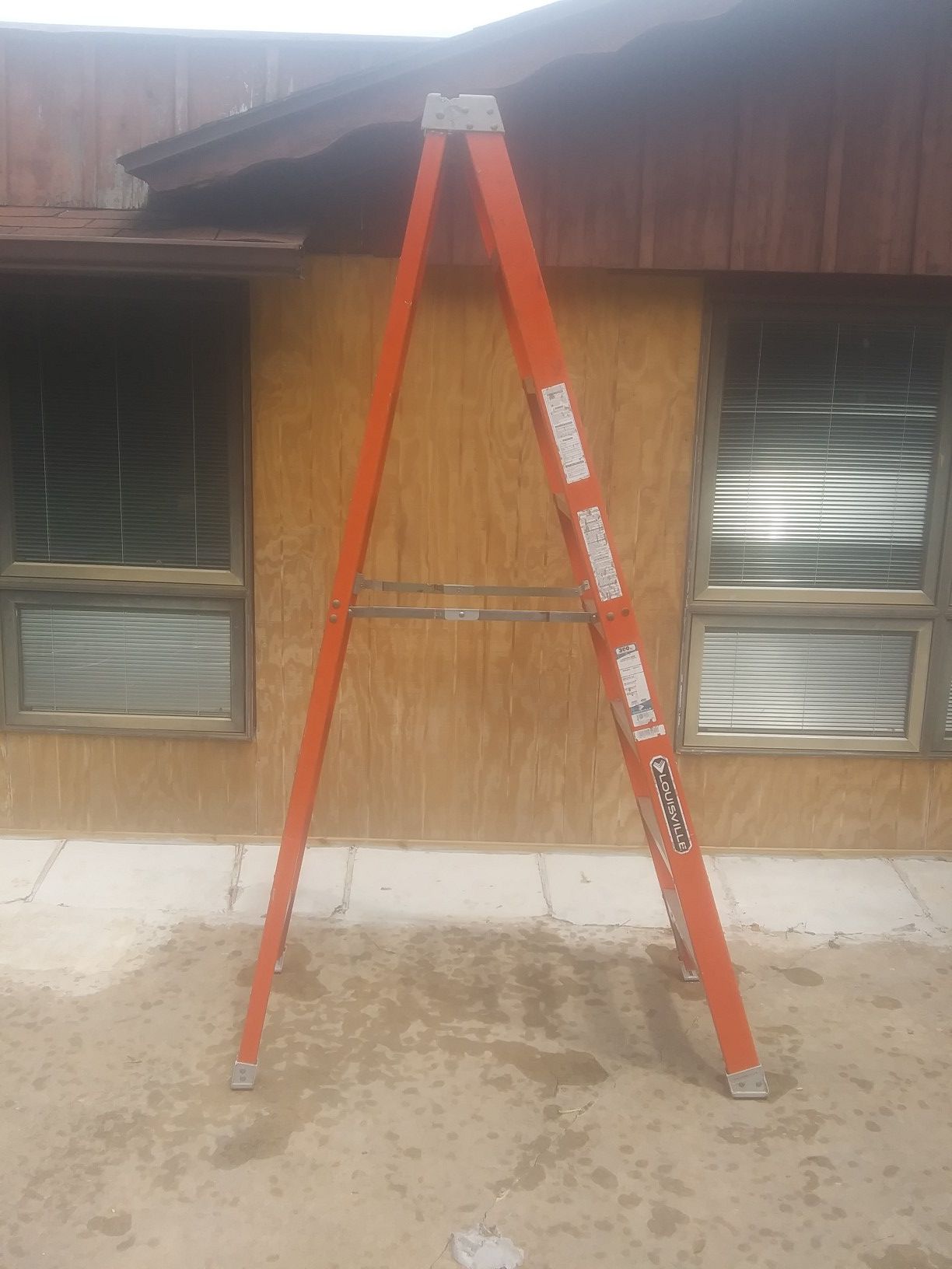 Louisville 8ft. A-frame ladder. 300lb. Rating