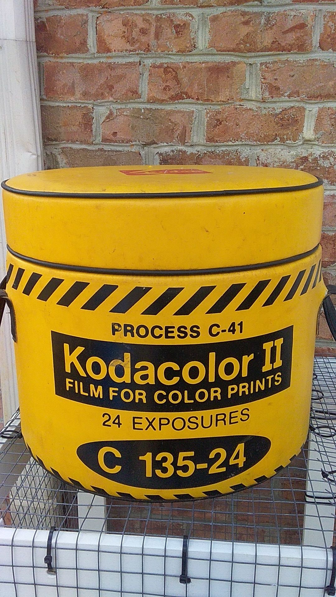Kodak Kodacolor II round advertising cooler