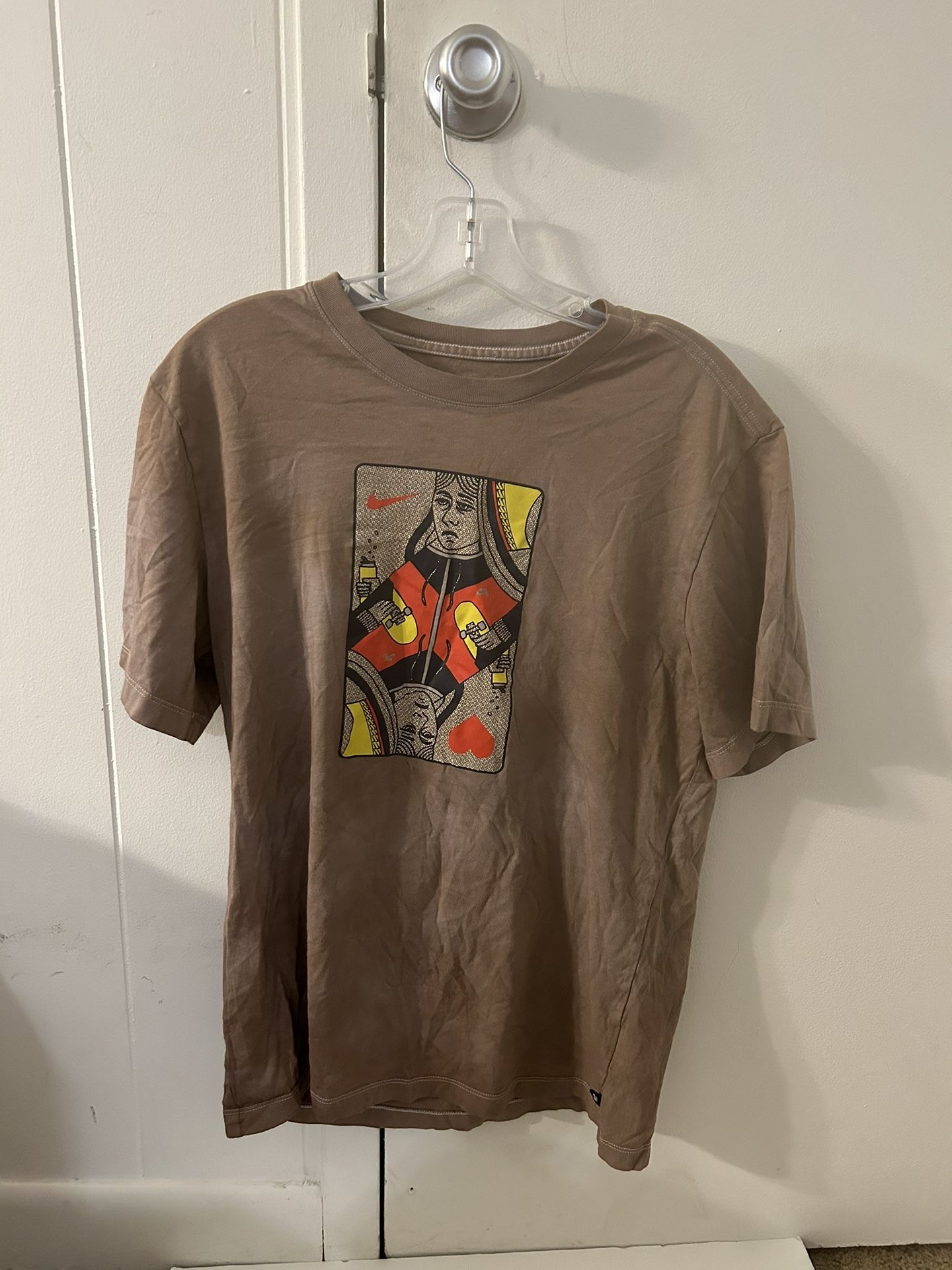 Rare Nike Large Brown Queen Of Hearts Men’s T Shirt