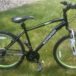 Boy’s Schwinn Atlas 18 Speed Mountain Bike
