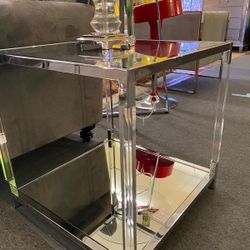 Chrome/Clear End Table 👍FREE FINANCING AVAILABLE❗NO CREDIT CHECK❗ 