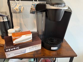 Keurig Single-Serve Coffee Maker with Accessories