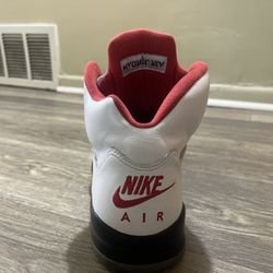 Jordan 5 Retro Fire Silver Tongue Men’s (PRICE NEGOTIABLE)