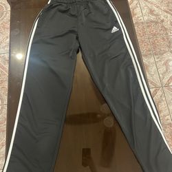Adidas loose sweatpants