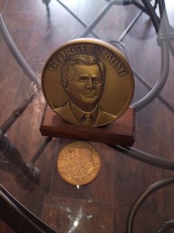 George Bush inaugural medal