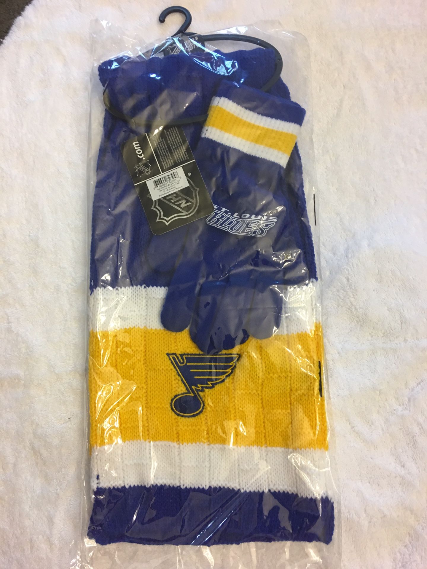 Saint Louis Blues Scarf And Gloves Gift Set