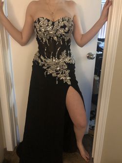 $450+ Prom Dress Size 2/ Adjustable Bust
