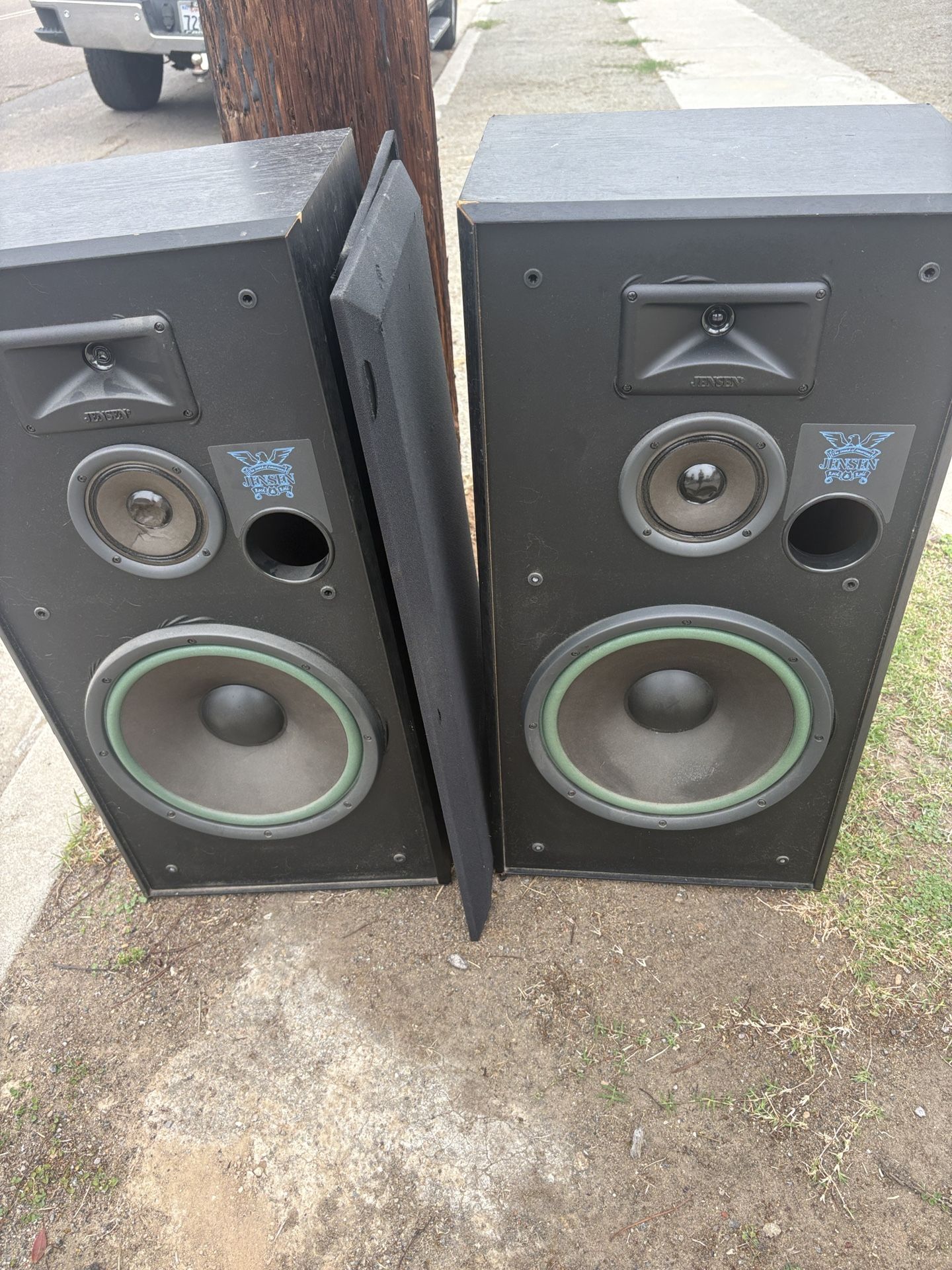 Jensen Stereo Speakers