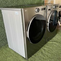 LG WASHER AND DRYER SET