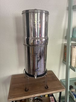 Large Berkey With Stand
