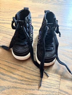 Easy zip up baby shoes size 5 $25 or best offers