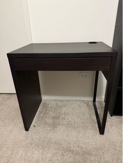 Computer desk