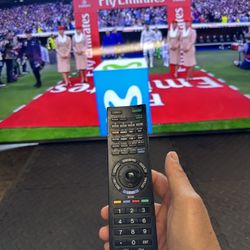 65” Sony 4k Smart Tv With Remote And Wall Mounted 