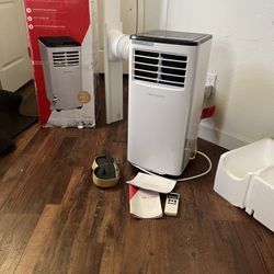 new Frigidaire 8k btu portable ac with Window Mount Exhaust Kit and hose and remote