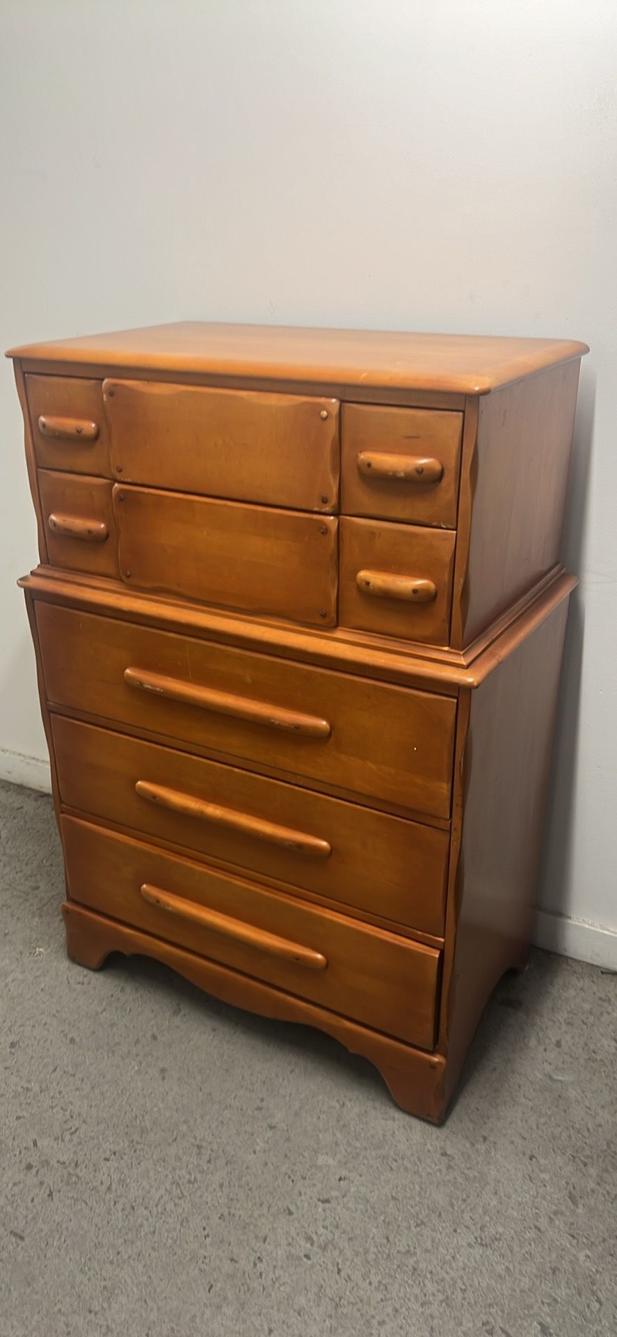 32”wx18”dx39”h good condition, solid wood dresser