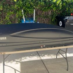 Thule cargo roof box