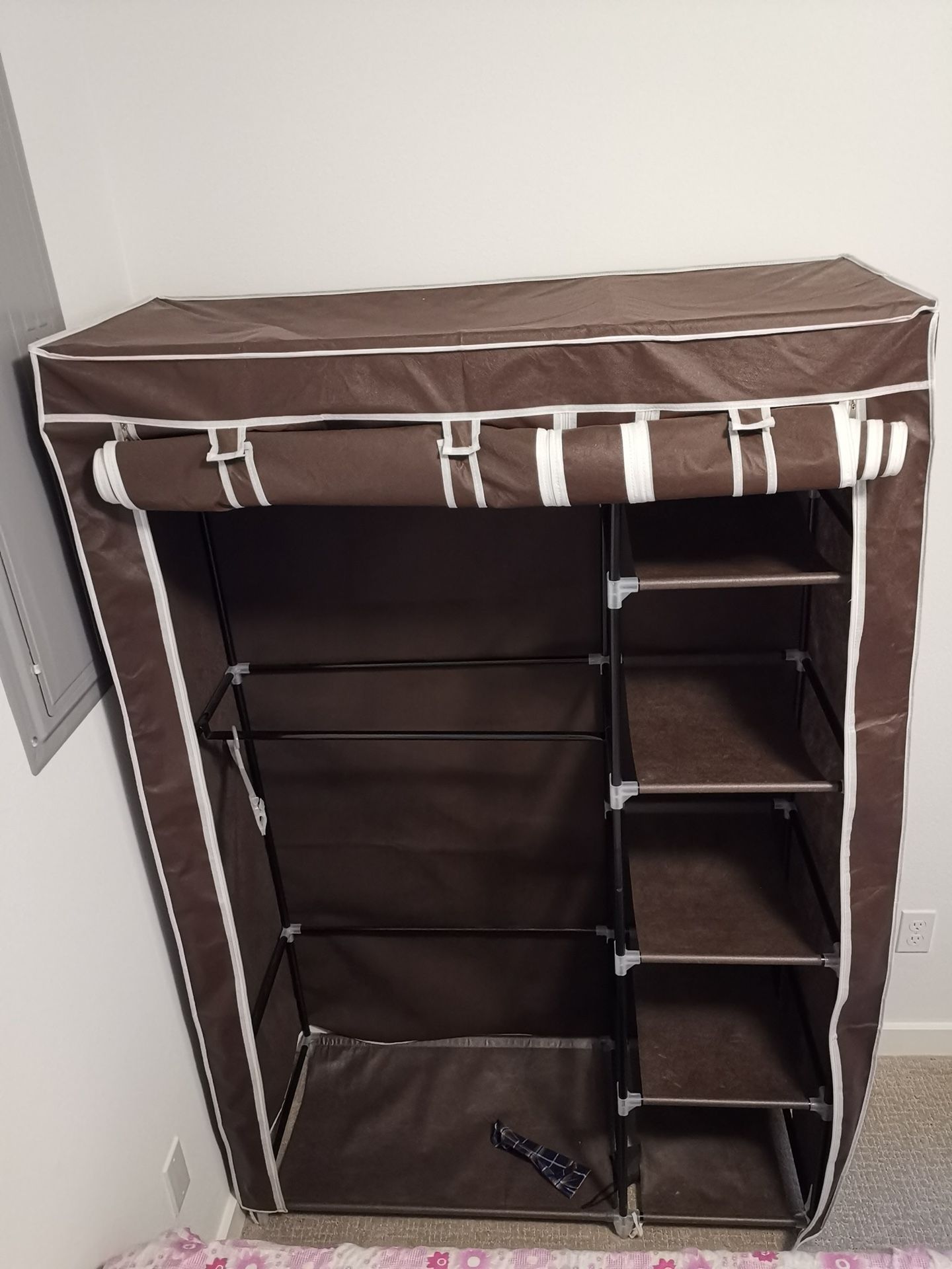 Portable closet organizer