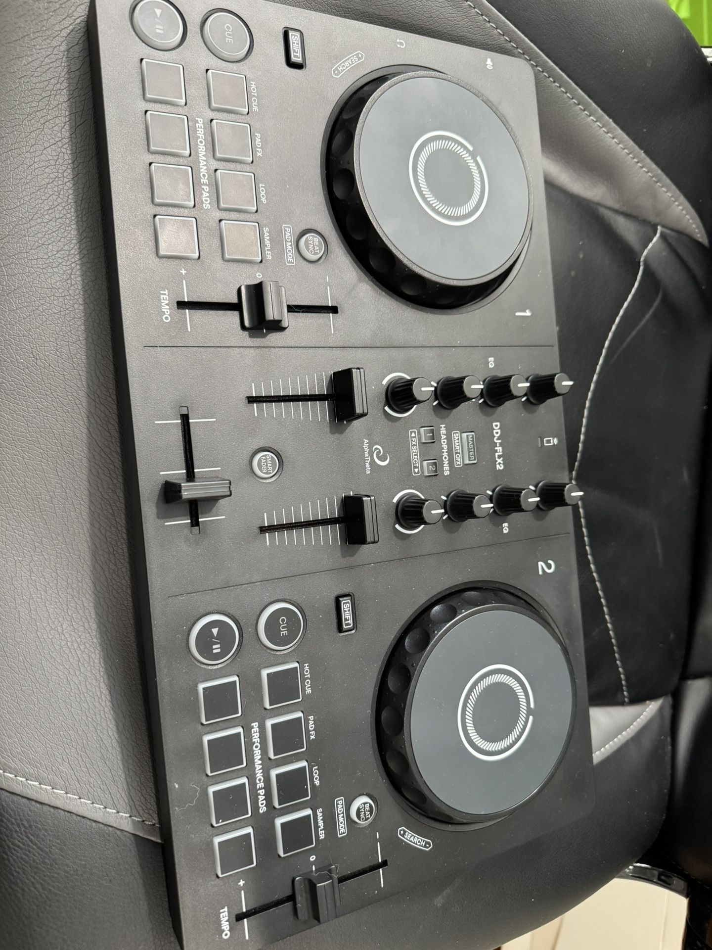 Pioneer DDJ-FLX2 (Almost New) – Minor Defect