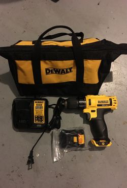 Dewalt drill 12v set !!!! Pick up only !!!! Please dont waste my time !!!!