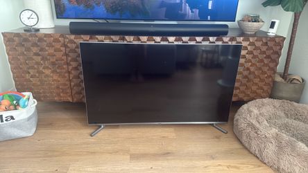 Samsung 49-inch 4K Ultra HD QLED smart TV
