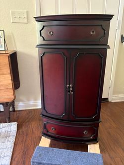 Jewelry armoire