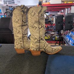 Idle Wind Python Boots By Miranda Lambert. Size 8B Women's