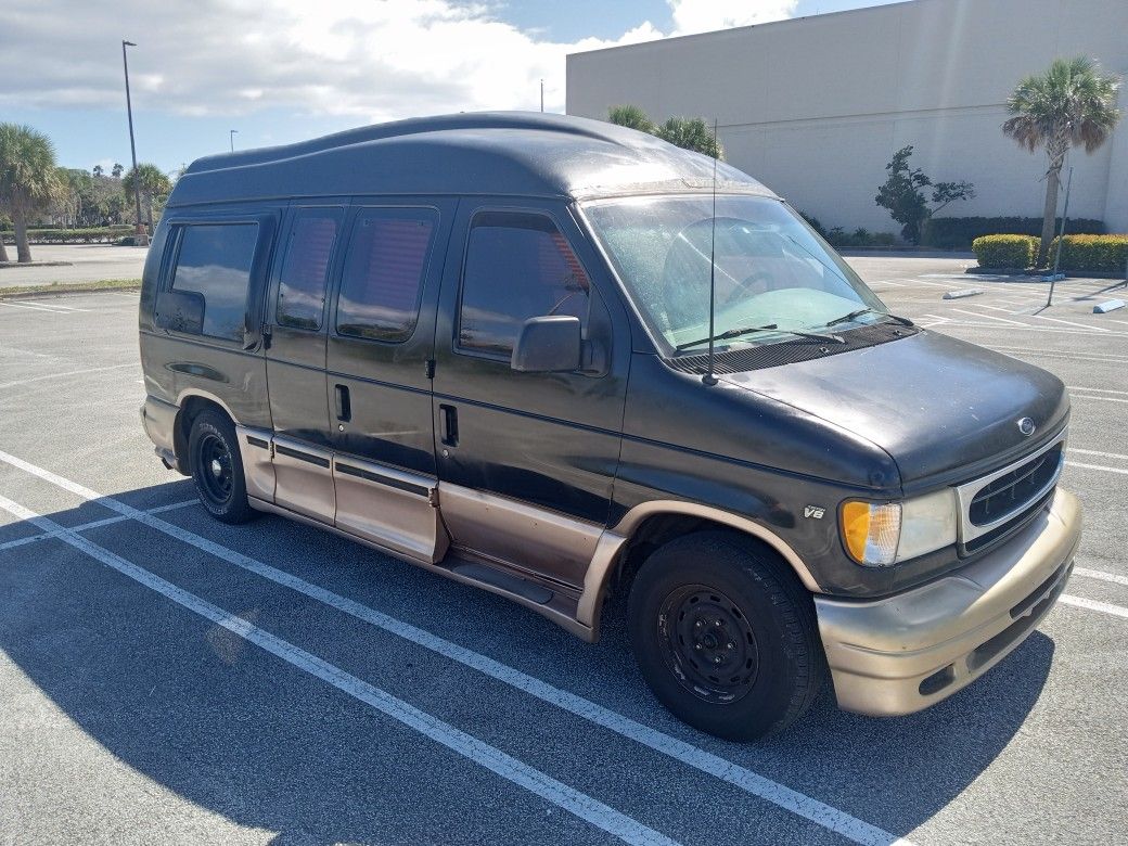 2001 Ford Econoline E-150 Conversion Van