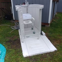 Shower Bay Wheelchair Shower